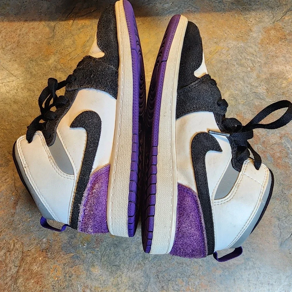 Nike Air Jordan 1 Mid Se White Black Court Purple Youth 2.5 BQ6932-105